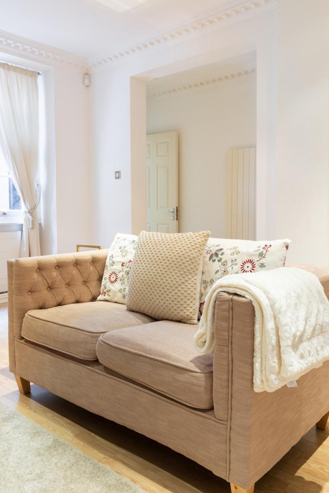 Spacious 1 Bed Sloane Square Apartahotel